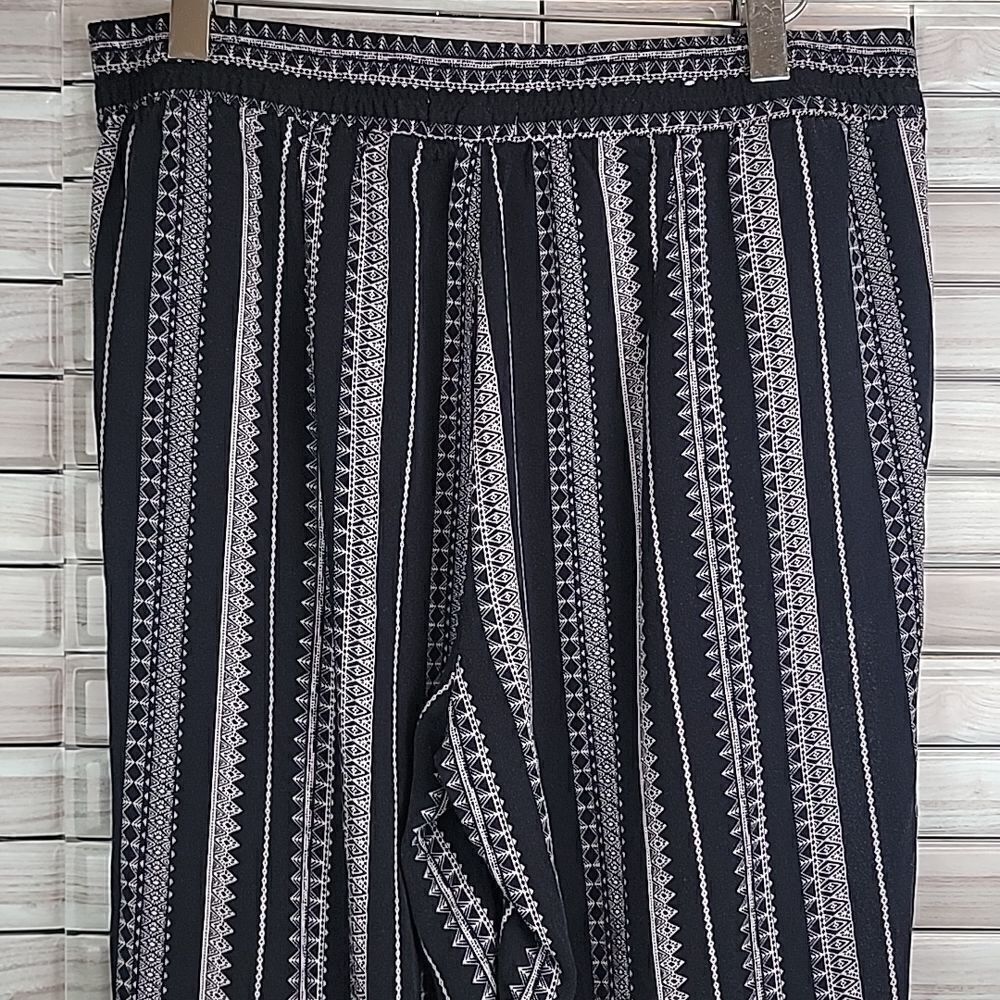 Jessica Simpson pull-on pants Size S - Picture 6 of 12